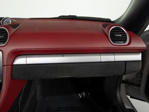 Certified 2021 Porsche 718 Boxster Spyder image 37