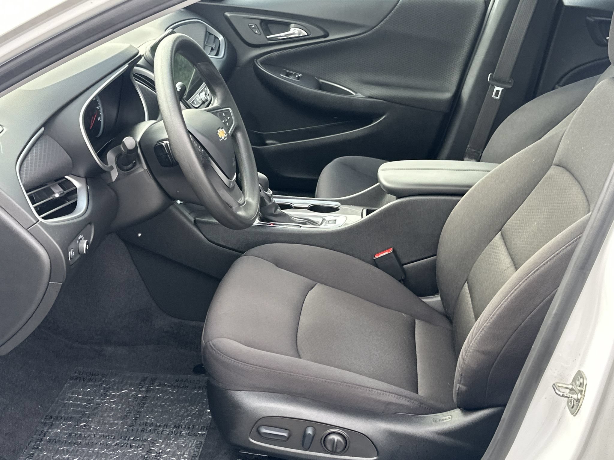 Used 2023 Chevrolet Malibu LT FWD image 9