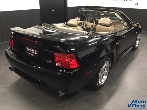 Used 2004 Ford Mustang GT image 11