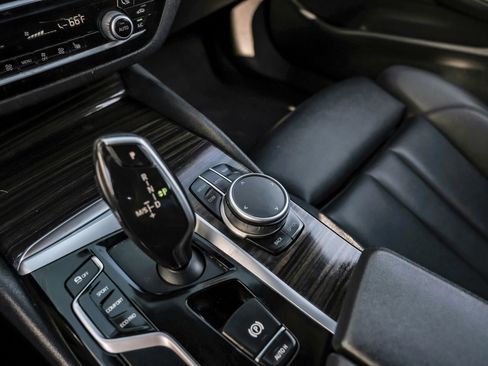 Used 2019 BMW 530i xDrive w/ Convenience Package image 23