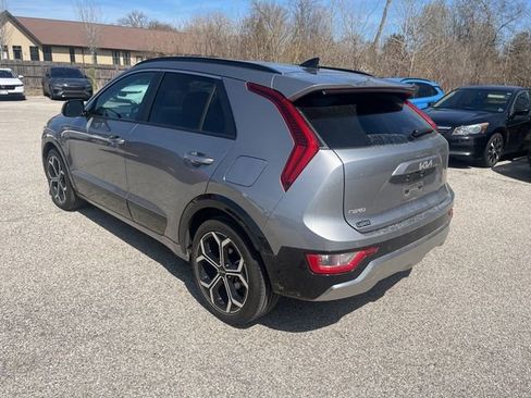 Certified 2023 Kia Niro EX Touring image 7