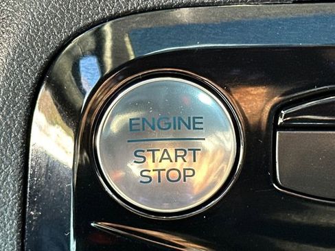 Used 2025 Ford Escape Platinum image 35