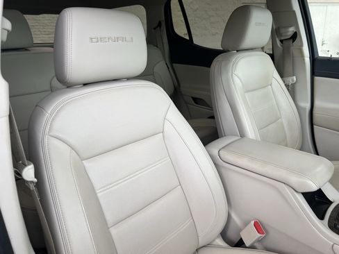 Used 2020 GMC Acadia Denali w/ Technology Package FWD image 35