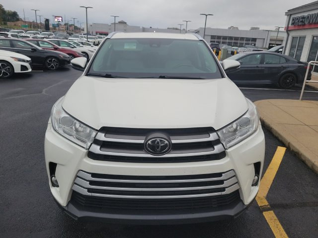Used 2018 Toyota Highlander XLE AWD/4WD image 2