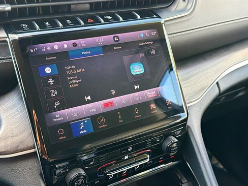 Used 2023 Jeep Grand Cherokee L Limited image 32