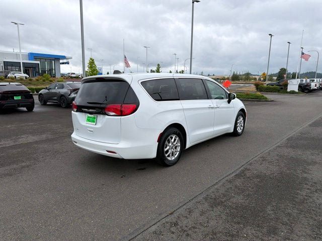 Used 2023 Chrysler Voyager LX FWD image 8