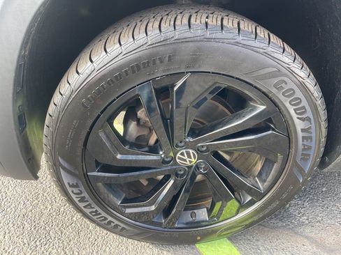 Used 2021 Volkswagen Atlas SE image 26