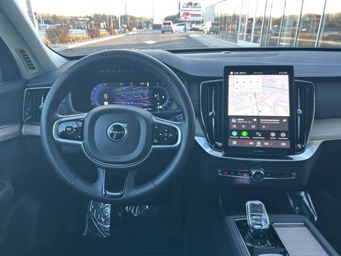 Certified 2025 Volvo XC90 B6 Plus image 18