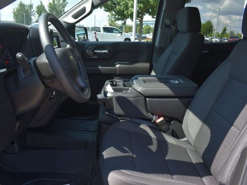 New 2026 Chevrolet Silverado 1500 Custom w/ LPO, Dark Essentials Package AWD/4WD image 18
