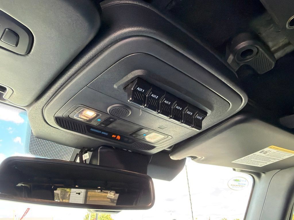 Used 2025 Ford Bronco Outer Banks AWD/4WD image 31