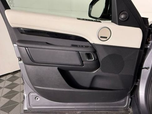 Certified 2025 Land Rover Discovery S AWD/4WD image 20