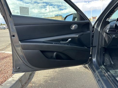 Used 2024 Hyundai Elantra Blue image 13