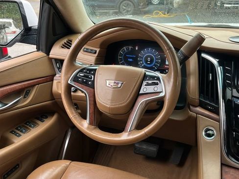 Used 2016 Cadillac Escalade ESV Platinum image 18