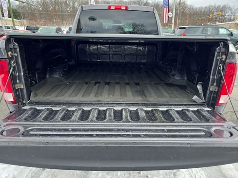 Used 2017 RAM 1500 Express image 5