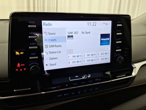 Used 2024 Toyota Sienna LE FWD image 14