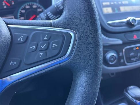 Used 2018 Chevrolet Equinox LS image 30