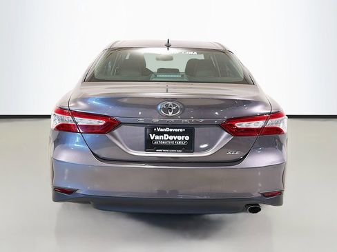 Used 2020 Toyota Camry XLE FWD image 6