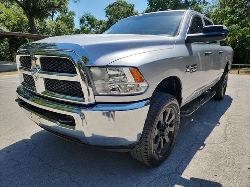 Used 2015 RAM 2500 Tradesman w/ Chrome Appearance Group AWD/4WD image 3