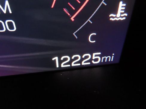 Used 2024 GMC Canyon AT4X image 12