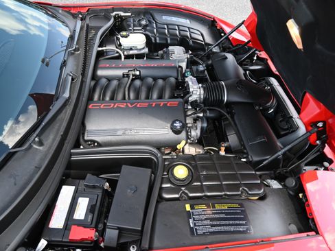 Used 2004 Chevrolet Corvette Coupe RWD image 31