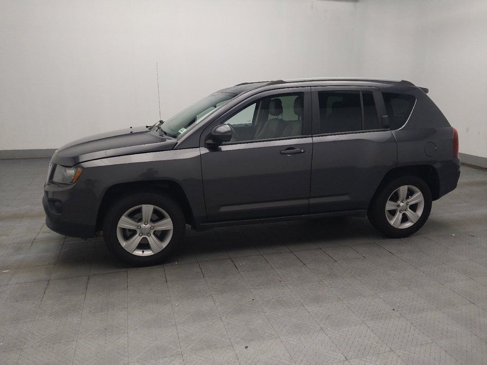 Used 2015 Jeep Compass Latitude FWD image 2