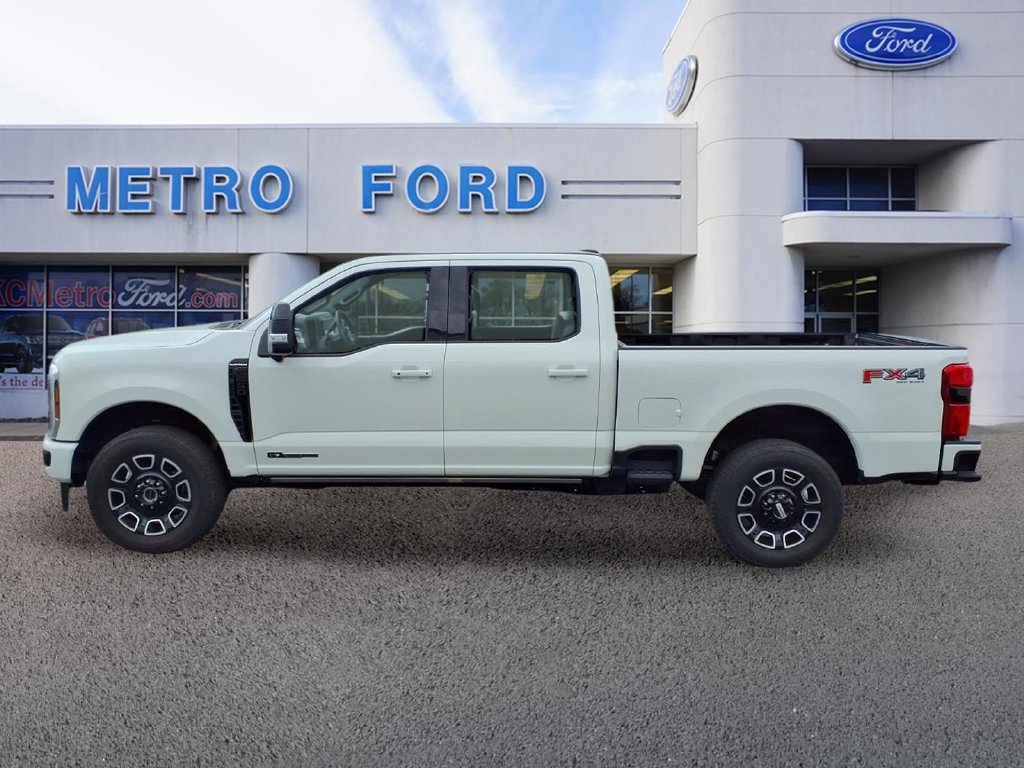 Used 2025 Ford F250 Platinum w/ FX4 Off-Road Package AWD/4WD image 6