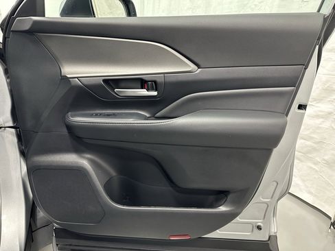 Used 2025 Toyota Grand Highlander AWD image 61