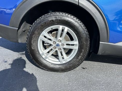 Used 2022 Ford Explorer XLT w/ Equipment Group 202A image 7