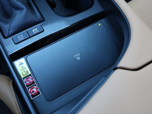Used 2025 Lexus ES 300h w/ Premium Package FWD image 29