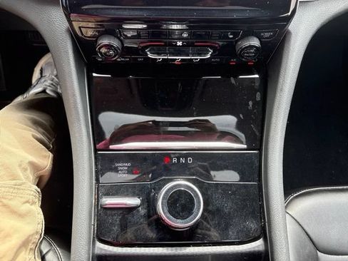 Used 2023 Jeep Grand Cherokee Limited AWD/4WD image 20