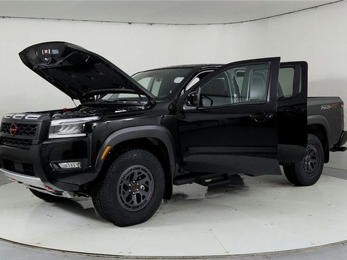 New 2025 Nissan Frontier PRO-4X image 12