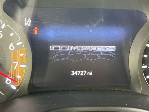 Used 2022 Jeep Compass Latitude AWD/4WD image 12