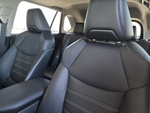 Used 2023 Toyota RAV4 XLE Premium image 21