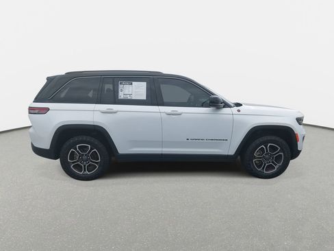 Used 2022 Jeep Grand Cherokee Trailhawk AWD/4WD image 4