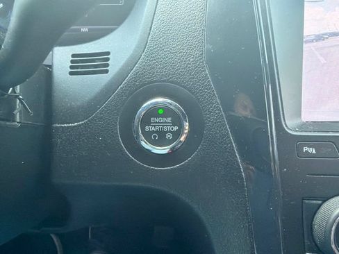Used 2019 Ford Explorer XLT w/ Equipment Group 202A FWD image 25