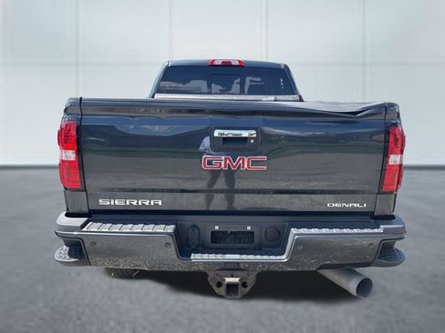 Used 2018 GMC Sierra 2500 Denali w/ Duramax Plus Package AWD/4WD image 3