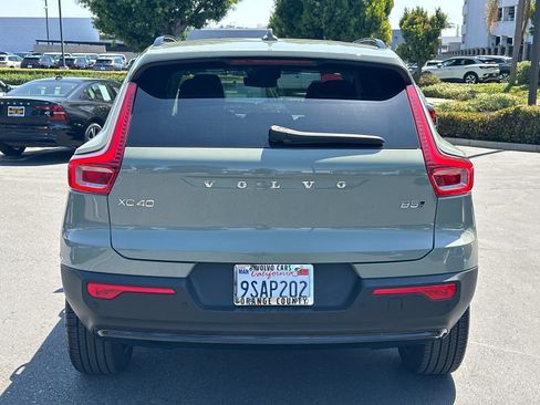 Certified 2025 Volvo XC40 B5 Plus w/ Climate Package image 5