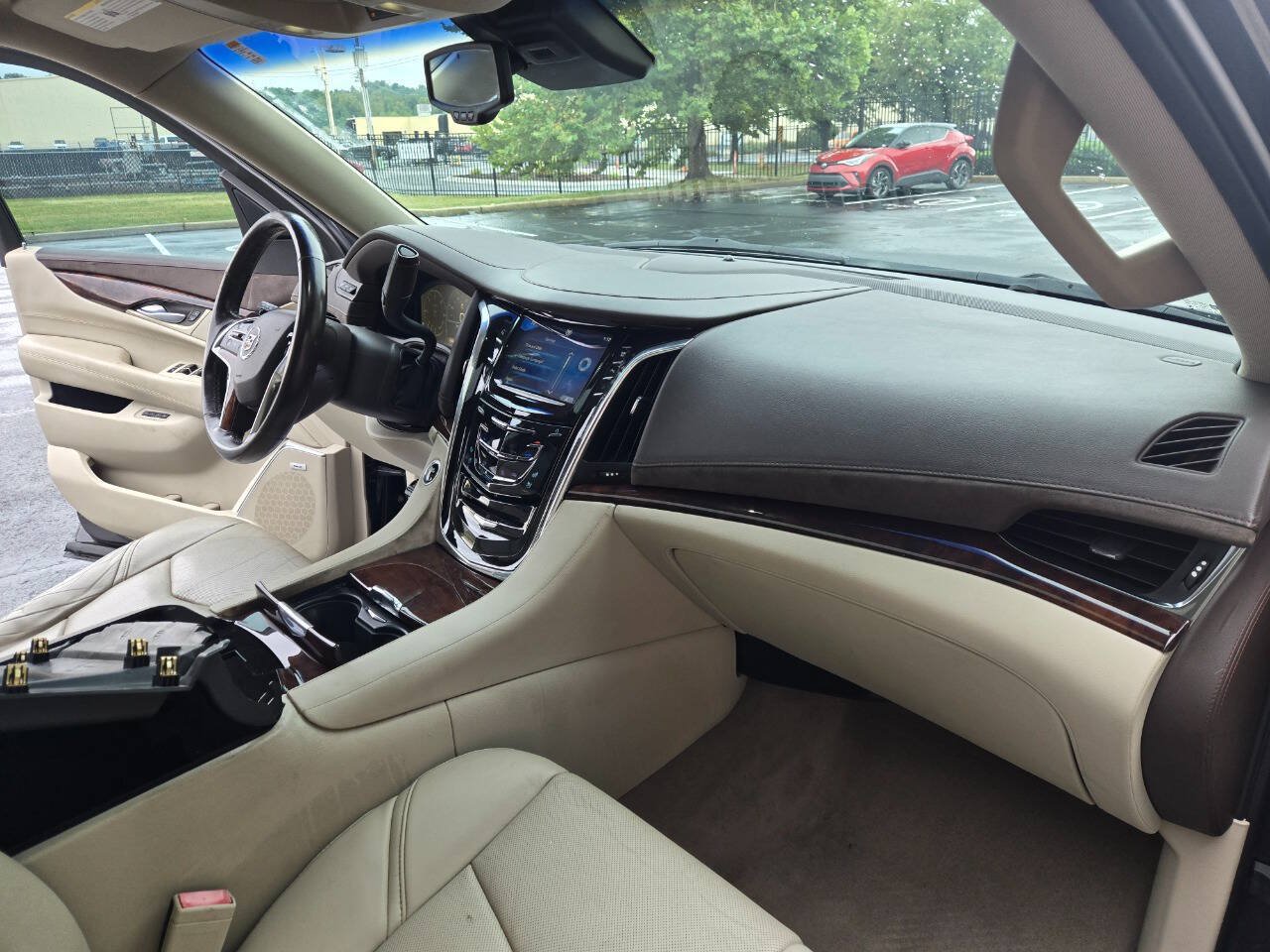 Used 2015 Cadillac Escalade Luxury AWD/4WD image 15
