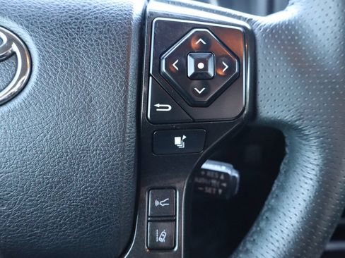 Used 2020 Toyota 4Runner TRD Off-Road AWD/4WD image 30