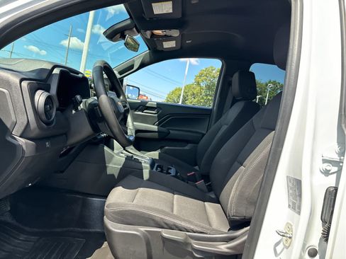 Certified 2023 Chevrolet Colorado W/T RWD image 9