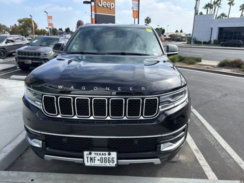 Used 2024 Jeep Wagoneer L Series II RWD image 4