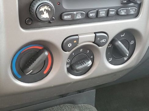 Used 2005 Chevrolet Colorado LS AWD/4WD image 22