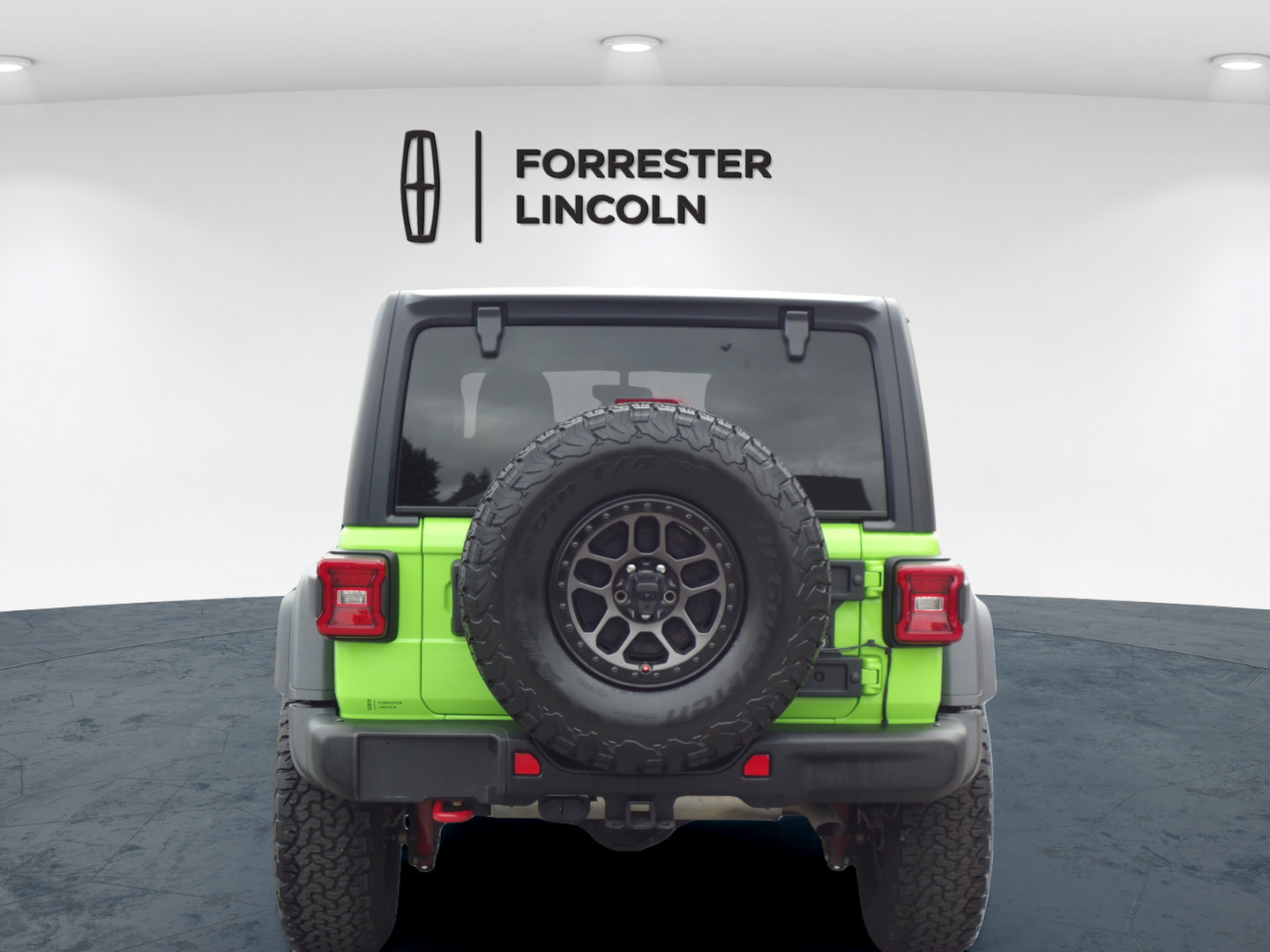 Used 2021 Jeep Wrangler Unlimited Rubicon w/ Xtreme Recon 35" Tire Package AWD/4WD image 4