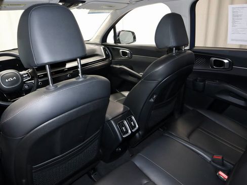 Used 2025 Kia Sorento S w/ Panoramic Sunroof Package FWD image 22