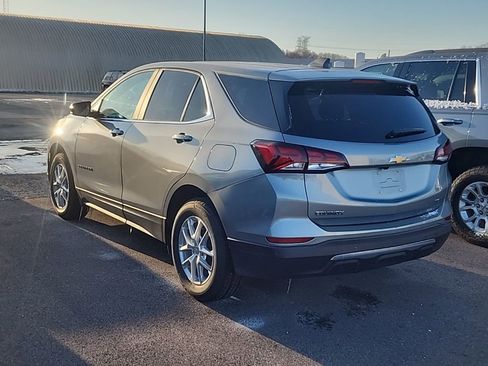 Used 2024 Chevrolet Equinox LT image 2