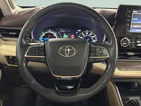Used 2020 Toyota Highlander Limited AWD/4WD image 40