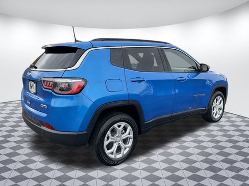 Used 2024 Jeep Compass Latitude image 3