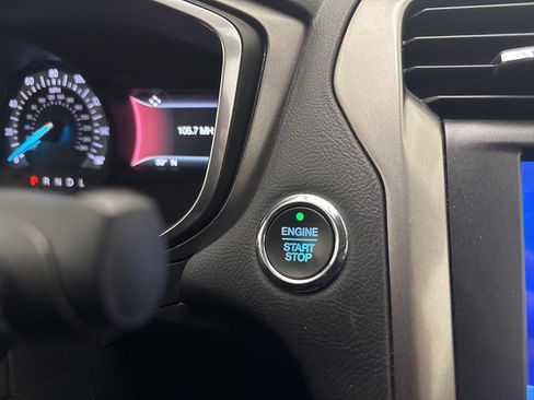 Used 2020 Ford Fusion SE image 26