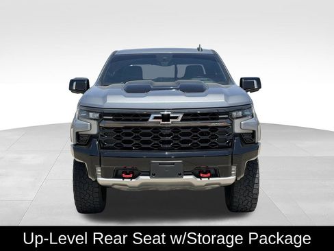 Used 2023 Chevrolet Silverado 1500 ZR2 w/ Technology Package AWD/4WD image 3