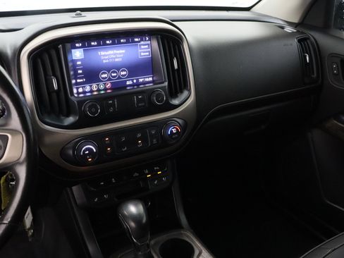Used 2022 GMC Canyon Denali RWD image 16